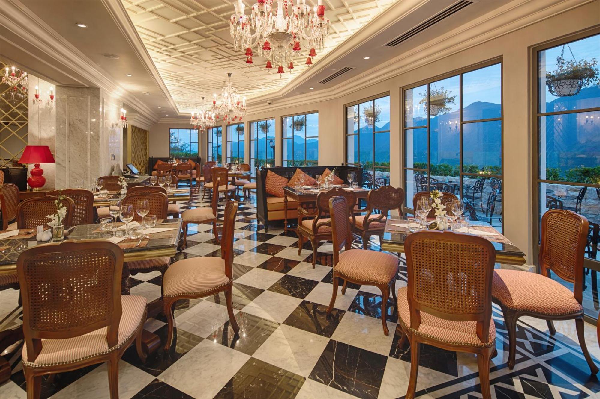 Silk Path Grand Sapa Resort & Spa Kültér fotó The restaurant