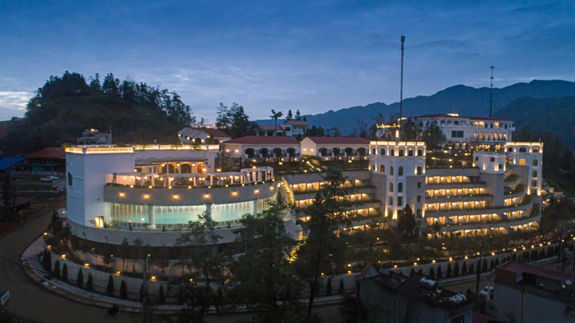 Silk Path Grand Sapa Resort & Spa Kültér fotó Dalat Palace Hotel