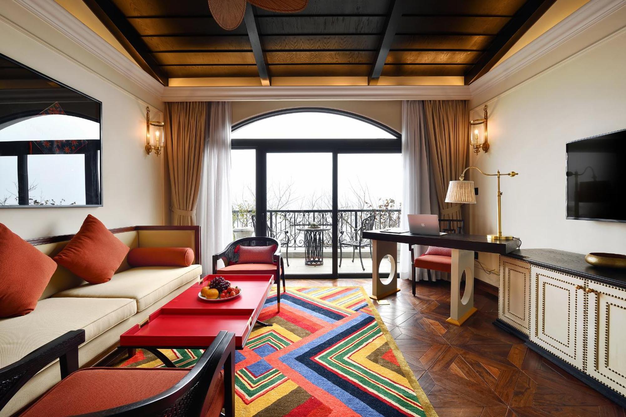 Silk Path Grand Sapa Resort & Spa Kültér fotó A suite at the hotel